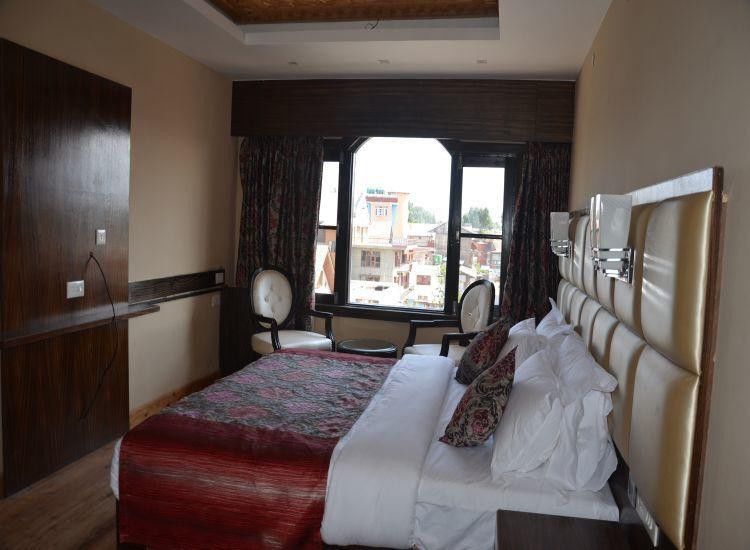 The Pride Inn Srīnagar Extérieur photo